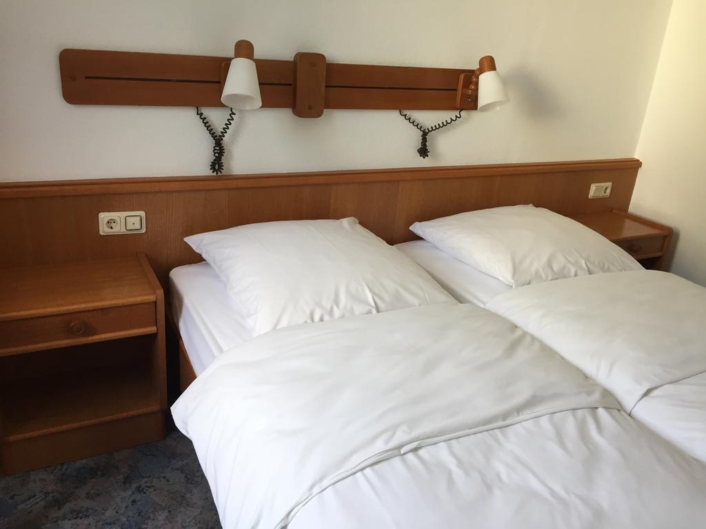 Hotel Stadt Mainz Schwabenheim an der Selz Bilik gambar