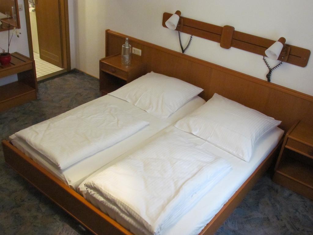 Hotel Stadt Mainz Schwabenheim an der Selz Bilik gambar