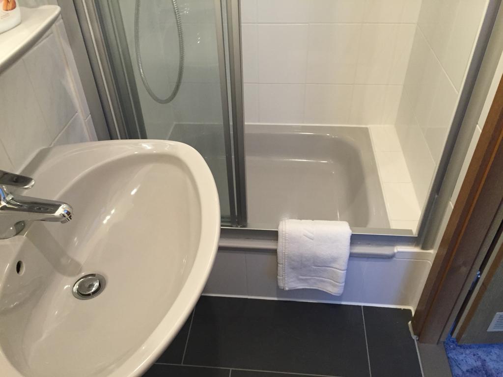 Hotel Stadt Mainz Schwabenheim an der Selz Bilik gambar